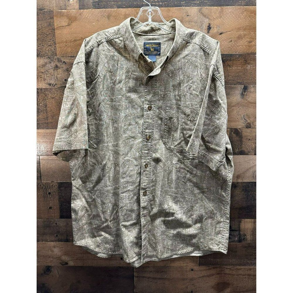 Woolrich Men's Short Sleeve Button Up‎ Size Large